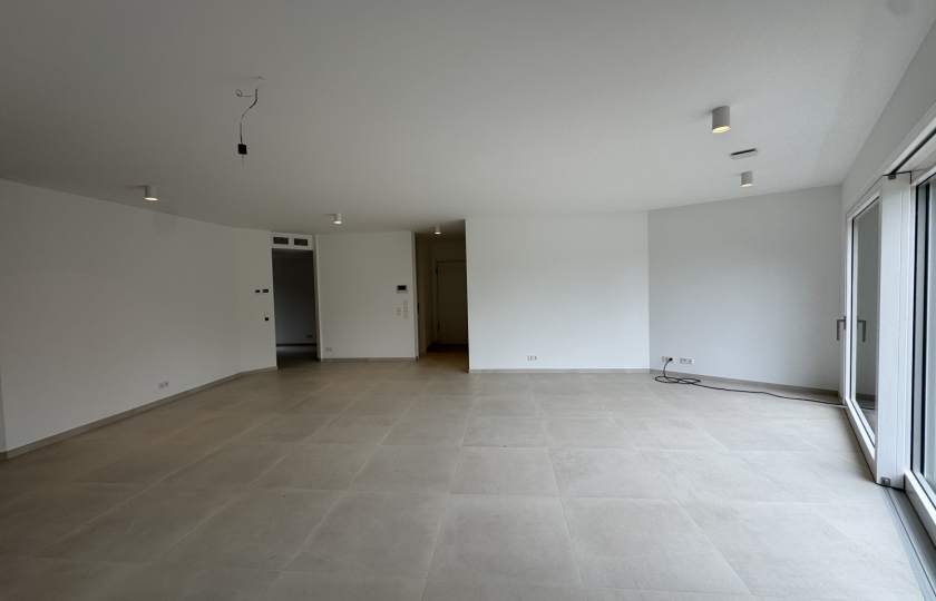 Image 47832/4