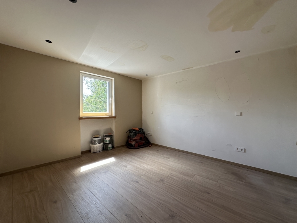 Image 47976/10